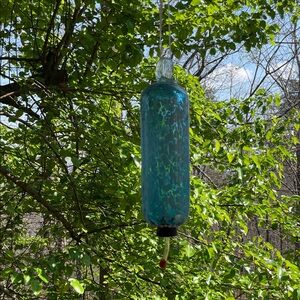 BLUE/WHITE BLOWN GLASS HUMMINGBIRD FEEDER